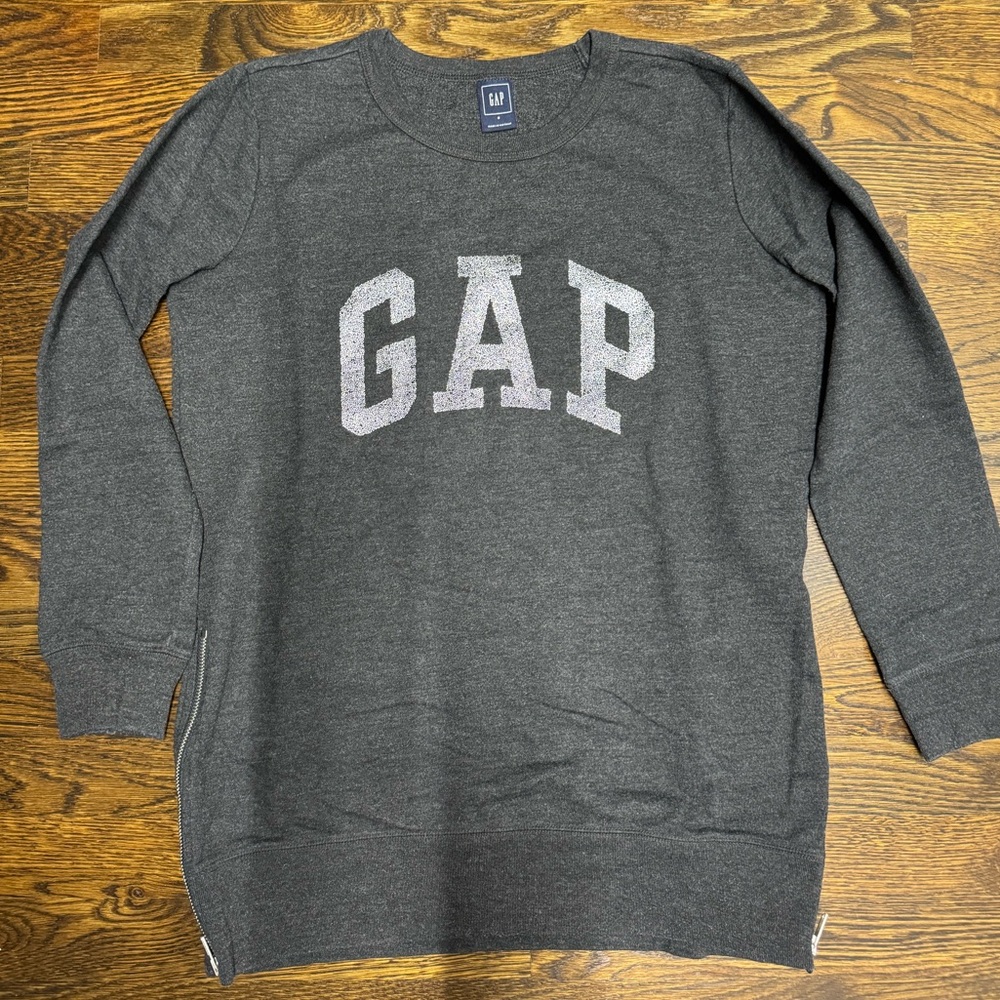 GAP Logo Sweatshirt in Dark Gray, Size: S